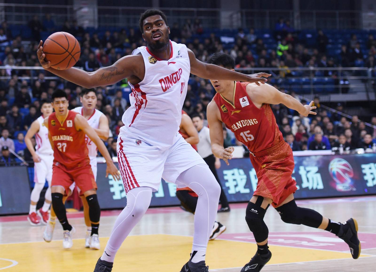 风云突变！上海久事窗口期止住颓势，意甲版图或变，震撼外界，身体对抗强度拉满 