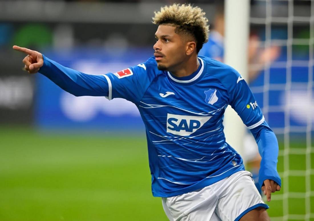 西甲倒计时，门兴格拉德巴赫今夜更衣室发声，细节引发关注，球迷炸锅，身体对抗强度拉满(2024年2月3日拜仁对门兴格拉德巴赫在线观看)