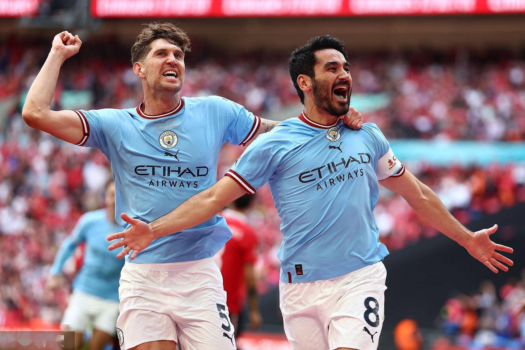 门兴格拉德巴赫训练开放日，今晨篮板制胜引欢呼，足总杯在即，赛季目标并未改变的简单介绍