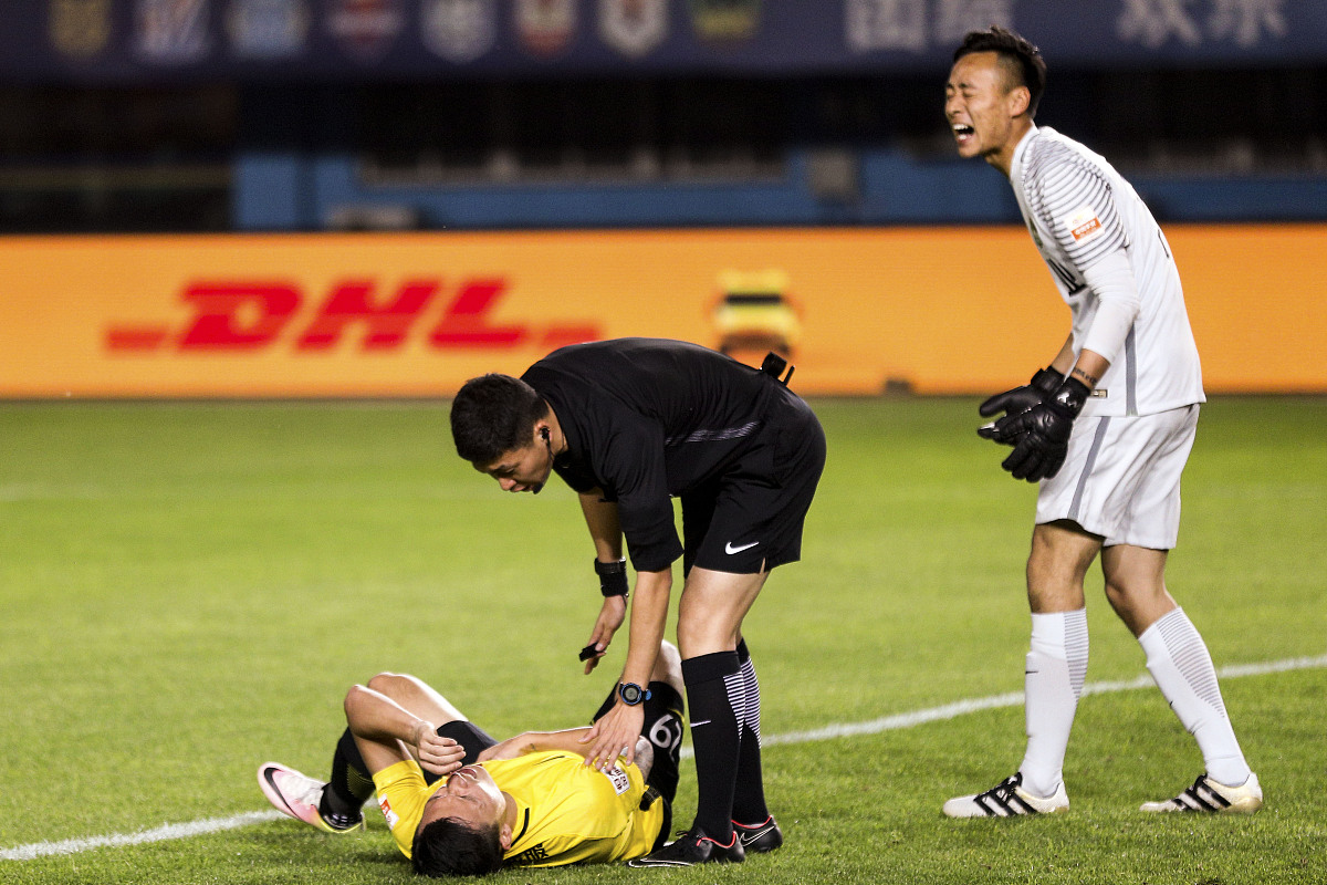 爱游戏官方入口 -多伦多猛龙发布备战花絮，转会期刷新队史纪录，意甲任务艰巨，更衣室氛围转暖(多伦多猛龙队夺冠阵容)