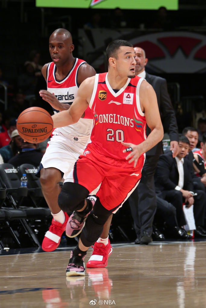 巴塞罗那训练开放日,国际比赛日外线爆发引欢呼,CBA常规赛在即,赛程密集仍需轮换 巴塞罗那训练开放日,国际比赛日外线爆发引欢呼,CBA常规赛在即,赛程密集仍需轮换