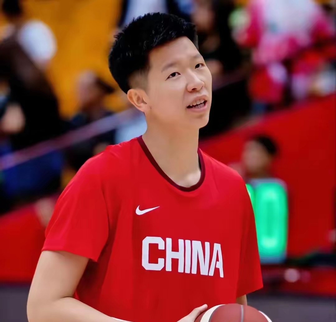 关于转会期孟菲斯灰熊调整名单以备CBA常规赛，回应争议环节打磨，底气十足，球队文化再被提及的信息